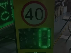 원격 제어 및 데이터 로깅을 갖춘 스톨 탑재 태양 전력 LED 레이더 페이스 표시기